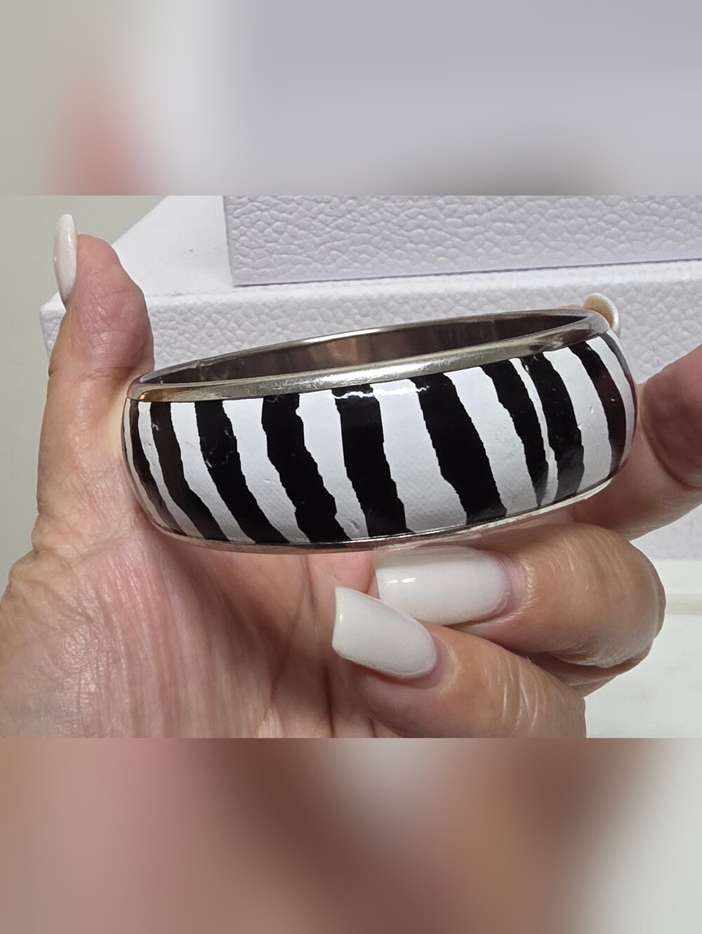 Black and White Zebra-Stripe Bangle Bracelet - Vintage
